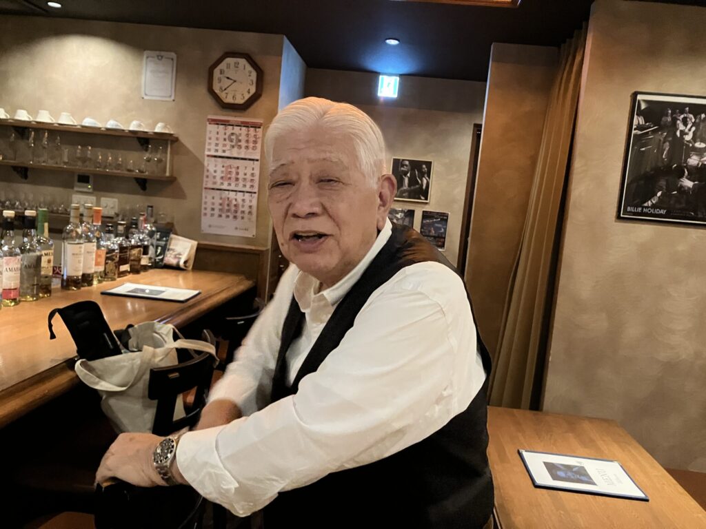 ジャズバーの店長